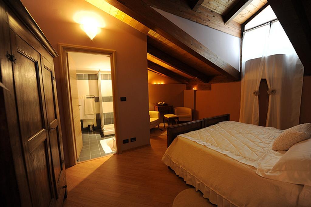 Tenuta Roletto Cuceglio ภายนอก รูปภาพ